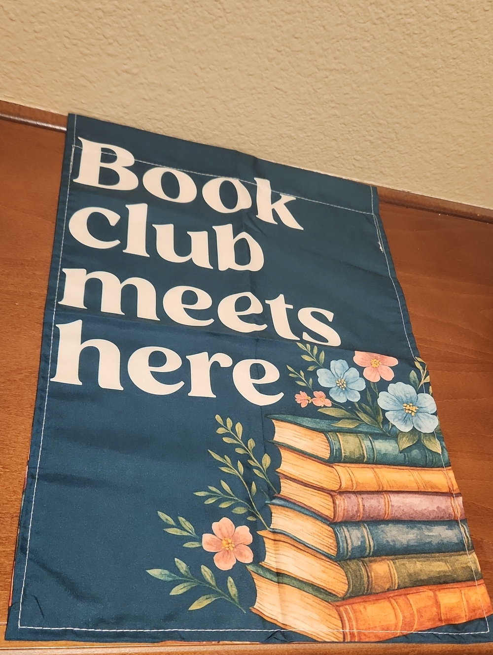 Book Club Set: Garden Flag & Books Read Counter - Picture 2 of 3